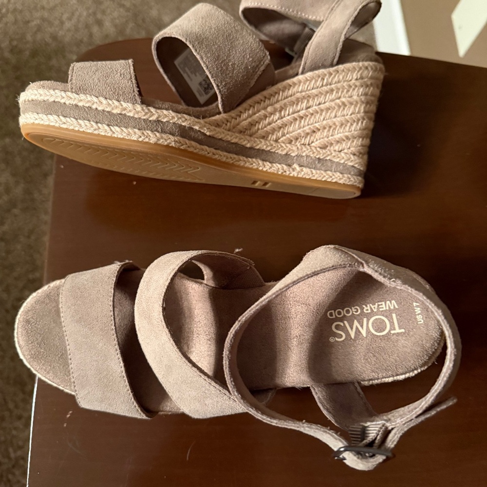 Toms wedges